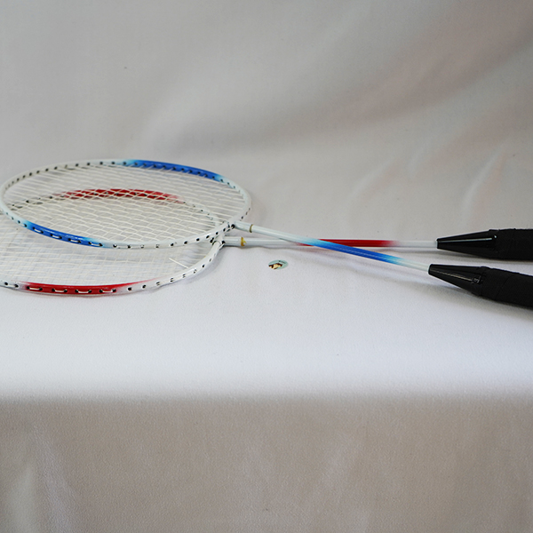バトミントンラケット2本セット
